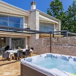3 Bedroom Lovely In * Umag
