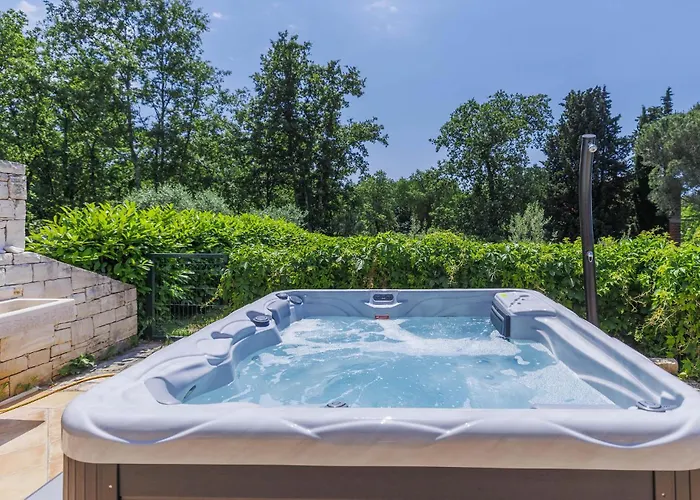 3 Bedroom Awesome In Prázdninový dům *