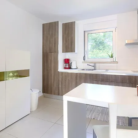 3 Bedroom Awesome In *