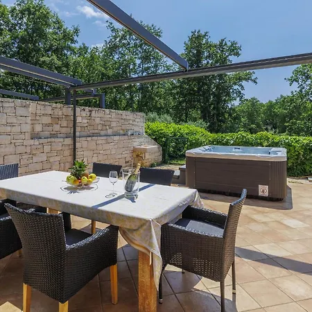 Σπίτι διακοπών 3 Bedroom Awesome In *