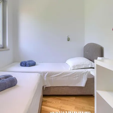Σπίτι διακοπών 3 Bedroom Awesome In Ουμάγκ