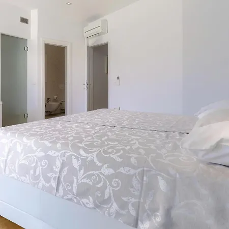3 Bedroom Awesome In * Ουμάγκ