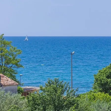 Nyaraló In With House Sea View
